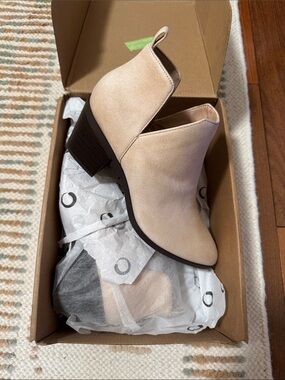 Women's Suede-Look Ankle Booties in Light Beige - Chic Block Heel